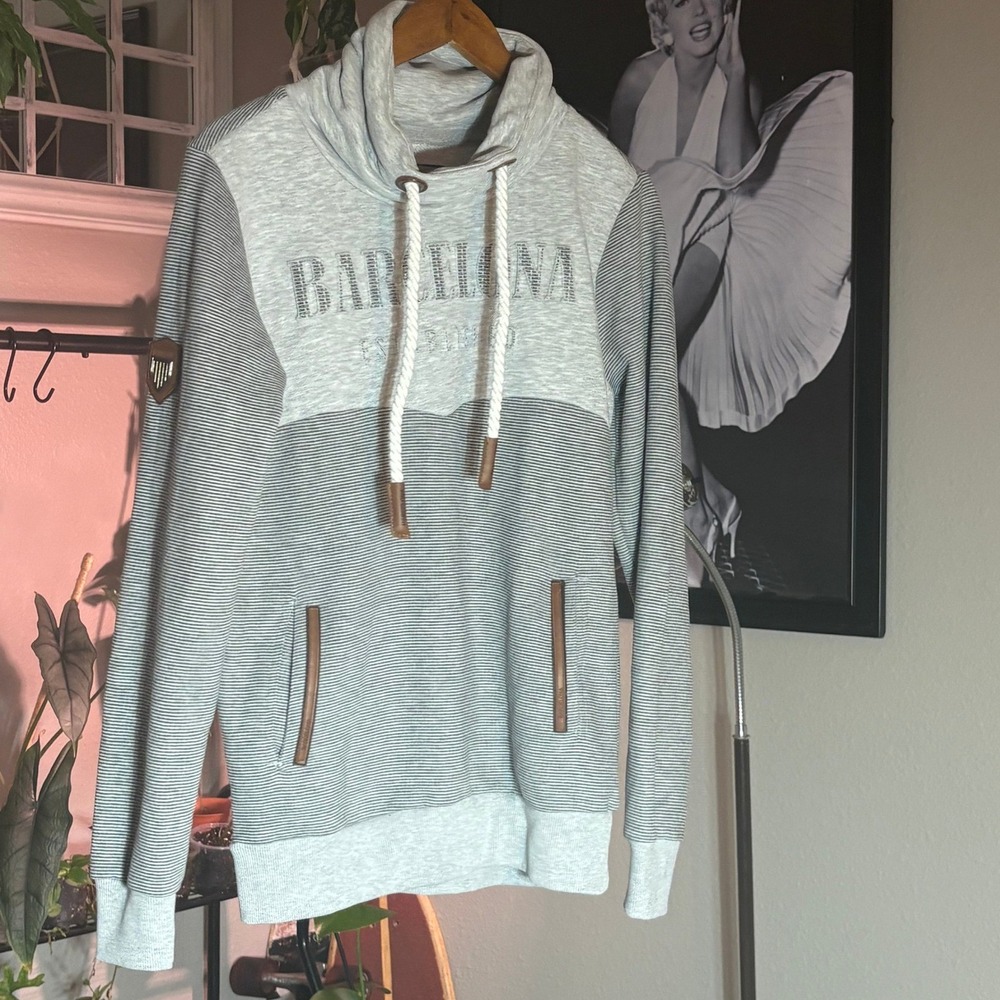 Barcelona Designs Women's Gray Striped Pullover Cowl Neck Sweatshirt Medium